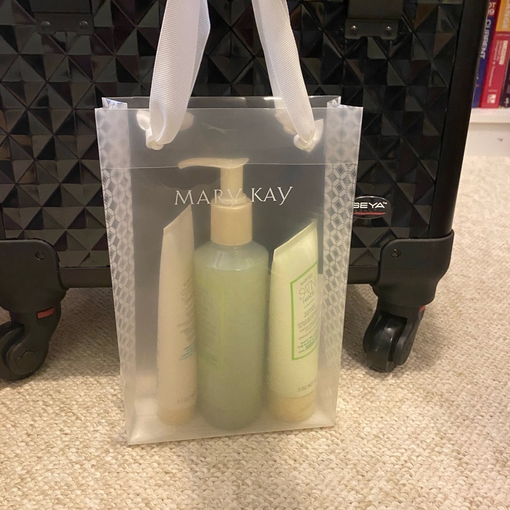 Mary Kay Satin Hands Set White Tea and Citrus